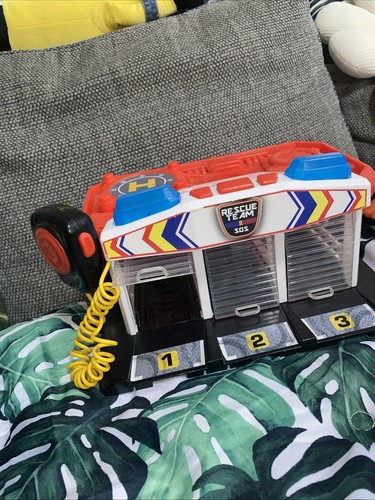 Toy rescue car station with - with, a